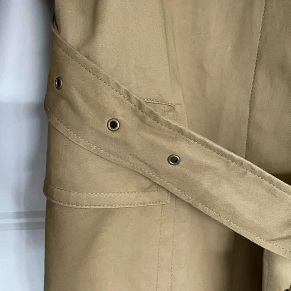 Banana Republic Tan Trench Coat - Picture 8 of 8